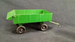 Ertl John Deere Green Farm Wagon Trailer Metal Dyersville, Iowa 1/16? - Picture 1 of 5