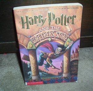 Harry Potter and the Sorcerer's Stone J. K. Rowling Free Shipping - Picture 1 of 1