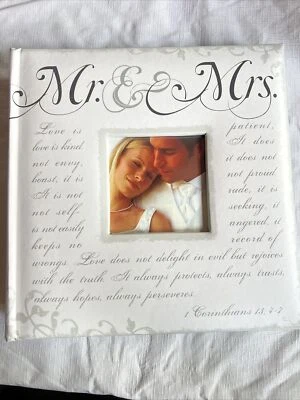 Mr & Mrs 2-Up Corinthians 婚礼人造皮革相册(可容纳 160 4x6 照片) — 第 1/4 张图片