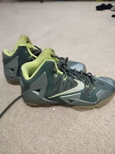 Size 8.5 - Nike LeBron 11 Dunkman - Picture 1 of 5