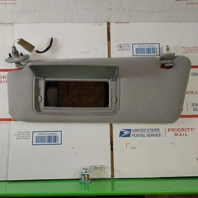 2005-2006 LEXUS ES330 LEFT DRIVER SUN VISOR ILLUMINATED MIRROR OEM - Image 1 of 4