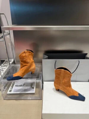 KHAITE Botas de Vaquero Occidentales Cabeza Cuadrada Cuero Retro Tacón Medio Botas Cortas Mujeres Foto 1 de 4