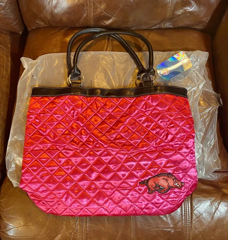 NCAA Quilted Tote Purse University of Arkansas Razorbacks, Pink  NWT, FREE SHIP! Cover