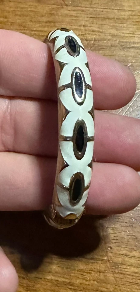 Brazalete Fornash Vintage Puño Almeja Esmalte Tono Dorado #B26 Foto 1 de 3