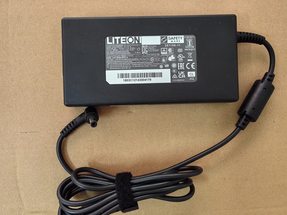 Adaptador de CA Liteon Electronics PA-1181-16 MSI GS63VR 19,5 V 9,23A 5,5 mm*2 5 mm 180 W Foto 1 de 4