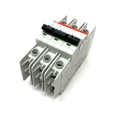 Disyuntor ABB 2CDS273327R0547 3 polos curva K 35A SU203PR-K35A Foto 1 de 4