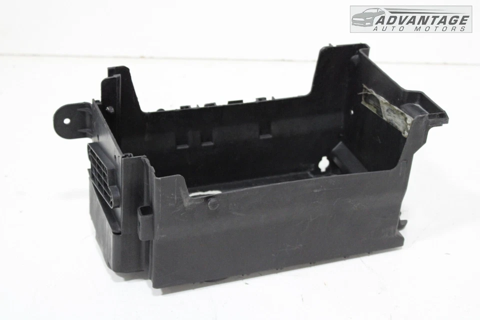 2013-2019 CADILLAC XTS 3.6L FWD ENGINE BATTERY TRAY HOLDER 23128537 OEM - Image 1 of 4