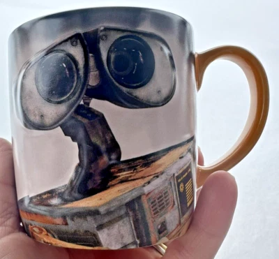 Taza de cerámica exclusiva de Disney Store Pixar Robot 3D Wall-E usada en excelente estado vintage Foto 1 de 4