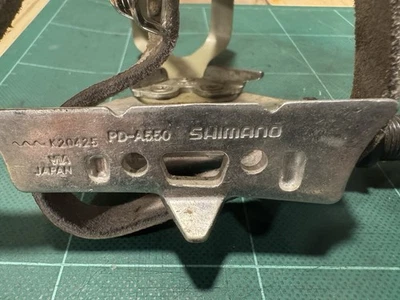 Pedais vintage Shimano Pd – A550 com alças de couro e (1) clipe - Imagem 1 de 3