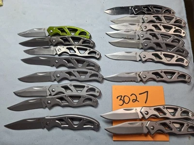 17 SMALL GERBER PARAFRAME KNIVES    Fishing Camping       Loc 3027 - Image 1 of 4