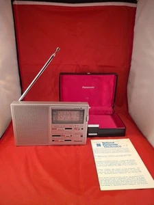 Radio portátil Panasonic RF-788L y estuche manual buen estado de funcionamiento Ba - Imagen 1 de 13