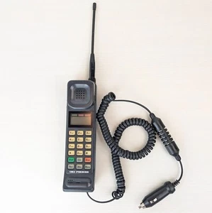 Ancien téléphone voiture OKI - s'allume, bips, écran NoSvc - rétro années 1990 - Photo 1 sur 12