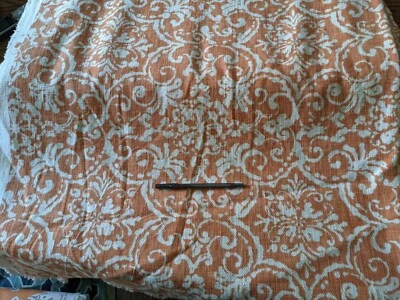 P Kaufmann 橙色圆形印花篮子编织面料院子库存 O — 第 1/2 张图片