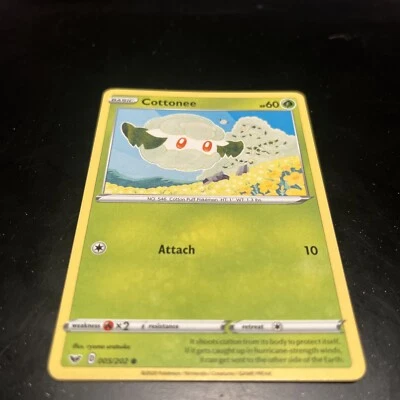 Cottonee 005/202 SWSH01: Sword & Shield Base Set Common - Pokemon Card 2020 - Image 1 of 2