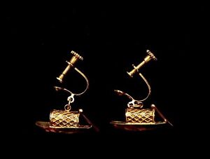 Vintage Chinese 14K Marked Solid Gold Junk Boat Ship Screw Back Earrings