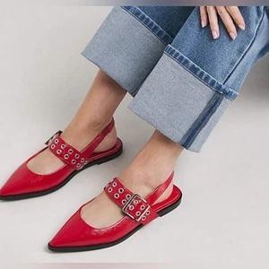 Ballerine Steve Madden rosse con fibbia borchiata in pelle Y2K Slingback - taglia 8, nuove - Foto 1 di 12