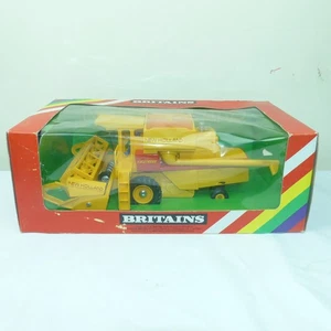 Britains No 9575 is the model of the New Holland TR 85 Combine VNMB - Picture 1 of 7
