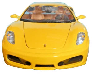 Ferrari F430 2004 Fly amarillo/tostado claro. Detalle motor Bburago escala 1:24. - Imagen 1 de 5