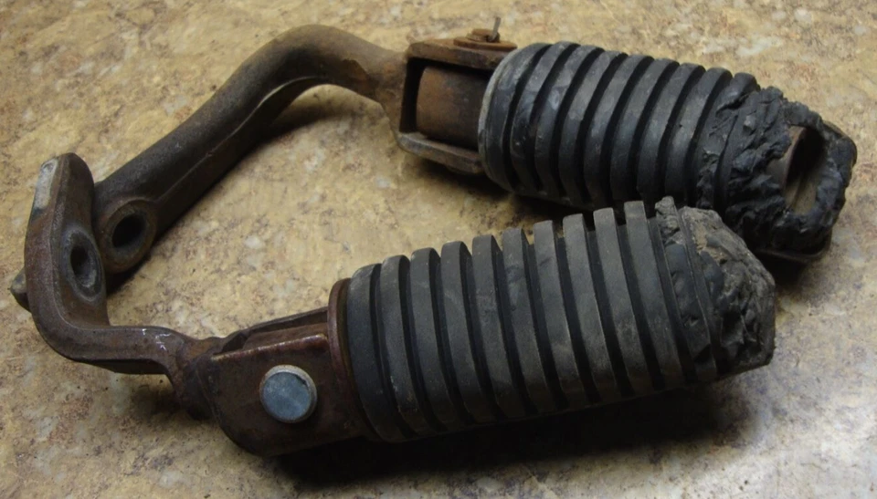 1978 Honda Honda Hondamatic CB400A CB400 CB 400 Pedal de apoio dianteiro  - Imagem 1 de 1