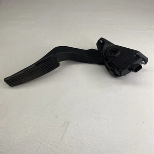 2007 Chrysler 300 Touring Gas Accelerator Pedal 04861714AA OEM - Picture 1 of 5