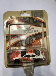 Action Nascar #29 GM Goodwrench Kevin Harvick Realtree 2004 Monte Carlo 1:64 - Bild 1 von 5