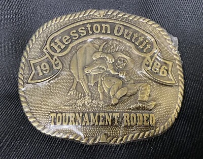 Hesston Belt Buckle 1986 3 3/4” Adult Size Brass Tournament Rodeo *New & Sealed* - Изображение 1 из 4