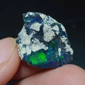 Ethiopian Smoked Black Opal Rough – 13.0 Cts with Green & Blue Multi Fire Opal - Picture 1 of 6
