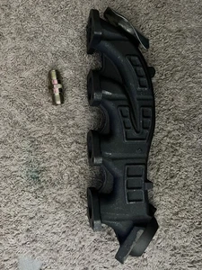 A-Premium Left Engine Exhaust Manifold Kit W/Gasket & Studs & Nuts & Bolt & Heat - Bild 1 von 4