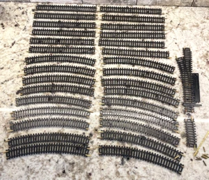 Atlas HO Track 32PC 18”R Snap Track Curve 18, Straight 12, Switch Right, 1/3 18R - Picture 1 of 13