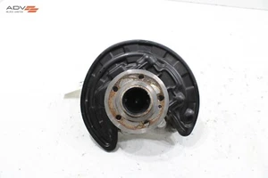 2021-2025 MERCEDES GLA250 H247 REAR RIGHT PASSENGER SIDE SPINDLE KNUCKLE HUB OEM - Foto 1 di 7