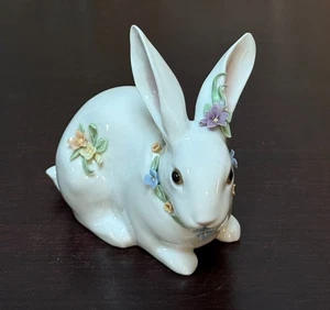 Lladro Attentive Bunny Porcelain Figurine 6098 No Original Box - Picture 1 of 9