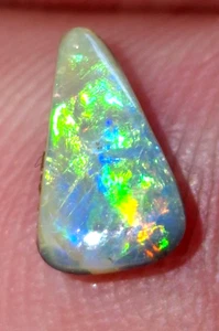 Opalton Boulder Opal Edelstein. Polierter Stein. Queensland Australien. - Bild 1 von 8