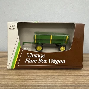 VINTAGE "FARM CLASSICS" ERTL FLARE BOX WAGON (GREEN) DIECAST TOY 1:43 ~ NIB - Picture 1 of 2