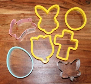 WILTON (4) COOKIE CUTTERS Plastic Yellow & 3 Metal EASTER EASTER Lot of 7 - Picture 1 of 7