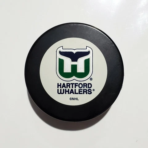HARTFORD WHALERS logo puck Souvenir Hockey Puck Official NHL In Glas Co Cover