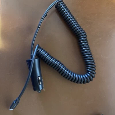 Cargador de vehículo Verizon VPC24LGHT-M2 Foto 1 de 3