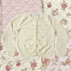 🦋⋆｡ H&M butter yellow butterfly pointelle knit cardigan 𖦹°‧🦋 - Picture 1 of 5