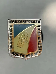 Police Nationale Formations Routieres Motocyclistes Hat Lapel Pin - Picture 1 of 2