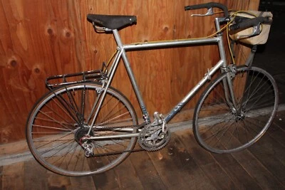 MOTOBECANE GRAN RECORD con manivela Campagnola, palancas de cambio, mandos. Bicicleta de finales de 1970. Foto 1 de 4