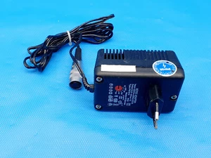 Friwo FW6113 Alimentatore Trasformatore Power Supply Adattatore AC/DC 230V out: 3,0-12V - Foto 1 di 5