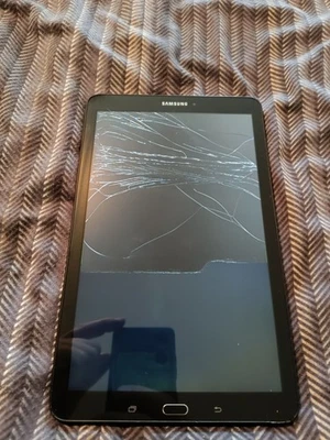 Samsung Galaxy Tab E SM-T560 1.5GB RAM 8 GB, Wi-Fi, 9.6 in - Black - Image 1 of 4