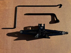 2004 2012 TOYOTA AVALON, CAMRY, SOLARA JACK AND SPARE WHEEL TOOLS - Picture 1 of 1
