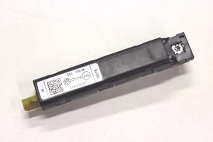 Original VW Touran 5T Antennenverstärker FM2 links oben Heckklappe 5TA035577 - Bild 1 von 2