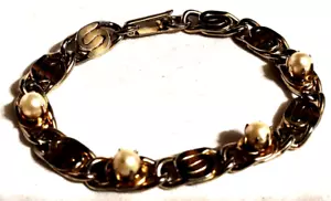 VTG Bracelet Gold Tone 4 Prong Set Faux Pearls Safety Box Clasp 7" - Picture 1 of 5