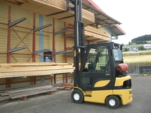 Gabelstapler Yale Seitenschub Triplexmast 2 t Nutzlast Bj.2008 Preis incl.Mwst!! - Bild 1 von 13