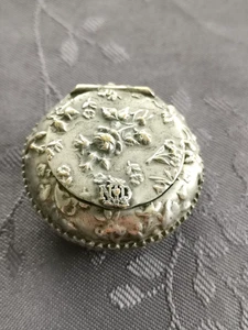 versilberte Metall Pillendose Anfang 20. Jh. Jugendstil mit Wappen - Bild 1 von 10