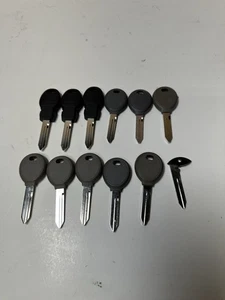Lote de 12 LLAVES DE ENCENDIDO CHRYSLER RAM DODGE JEEP SIN CORTAR - Imagen 1 de 4
