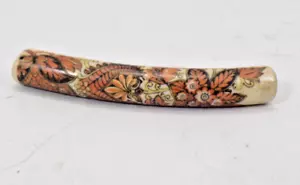VTG/ UNBRANDED / JEWELRY / PENDANT / NECKLACE / CURVED BARREL BEAD / COLLECTIBLE - Picture 1 of 3