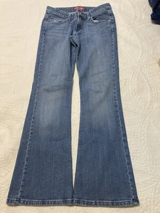 Levis 518 Superlow Womens 7M 28x32 Jeans Blue Bootcut Medium Wash Denim - Picture 1 of 9