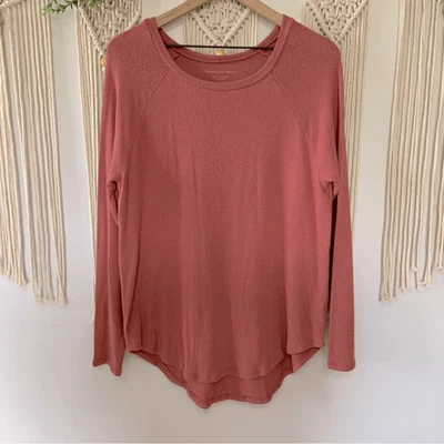 AMERICAN EAGLE Women’s Soft & Sexy Plush Long Sleeve Top Mauve Pink Size Medium - Image 1 of 4